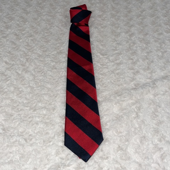 JOHNATHAN LAKE TRADITIONAL DISTINCTION TIE! 100% Silk. The perfect Power Tie. - Picture 6 of 7